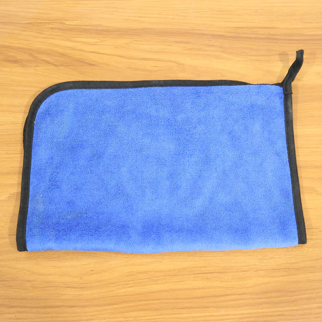 Premium Microfiber Cleaning Cloth 3 Pis in 1 – Ultra Absorbent, Scratch-Free, Multi-Purpose Cleaning Towel